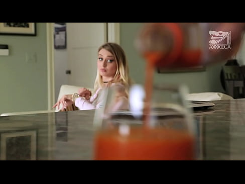 ❤️ Gabadha kulul ee leh naasaha waaweyn iyo maxsiyada cidhiidhiga ah waxay ka helaysaa diiqu guuldarradu, laakiin aad u adag ❤ Porno Guri